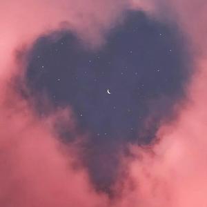 美女和男人努力生产豆浆
