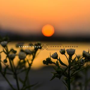 美女脱掉内裤让男人插射视频
